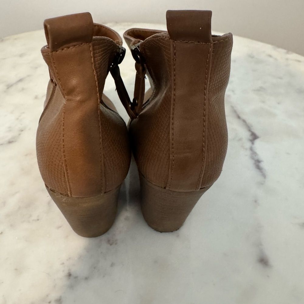 Universal Thread Tan Ankle Booties with Zipper - Picture 5 of 7